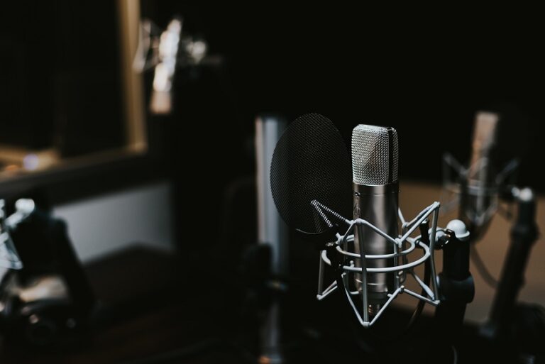An In-Depth Guide to Finding the Best Podcasts on the Internet