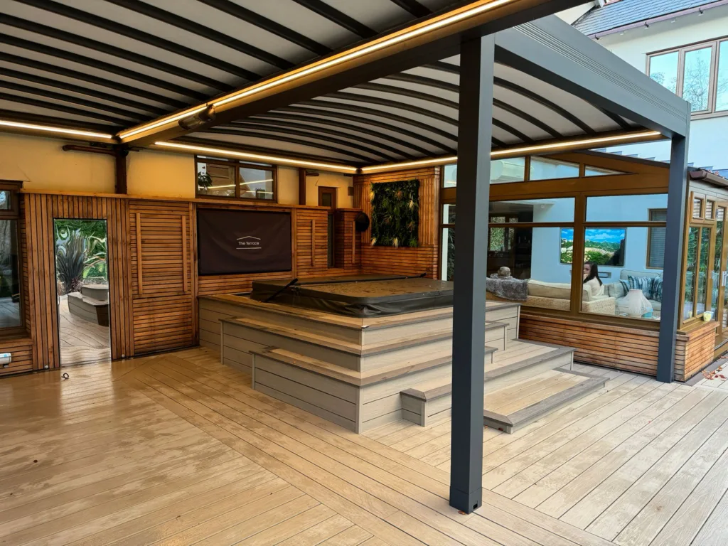  Retractable Roof 